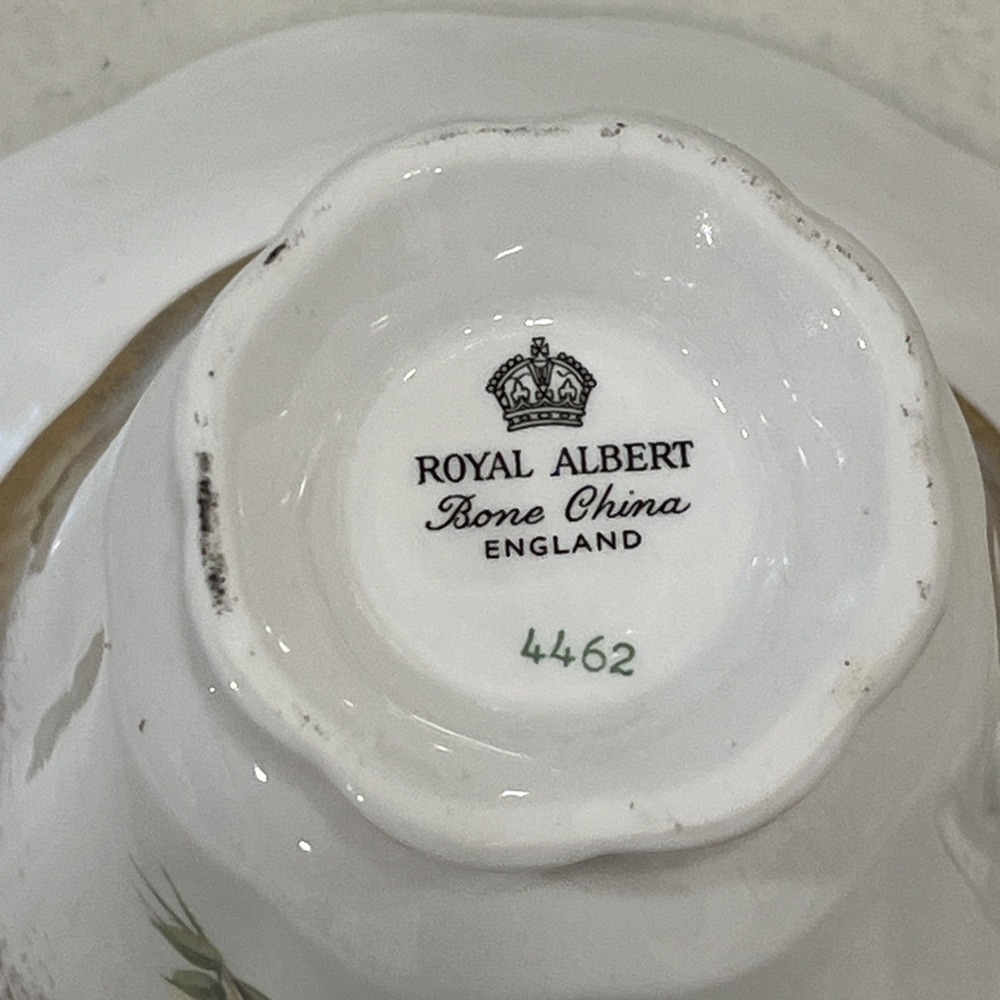 Vintage royal albert gold crest bone China England cabbage rose tea cup Saucer - Picture 11 of 11